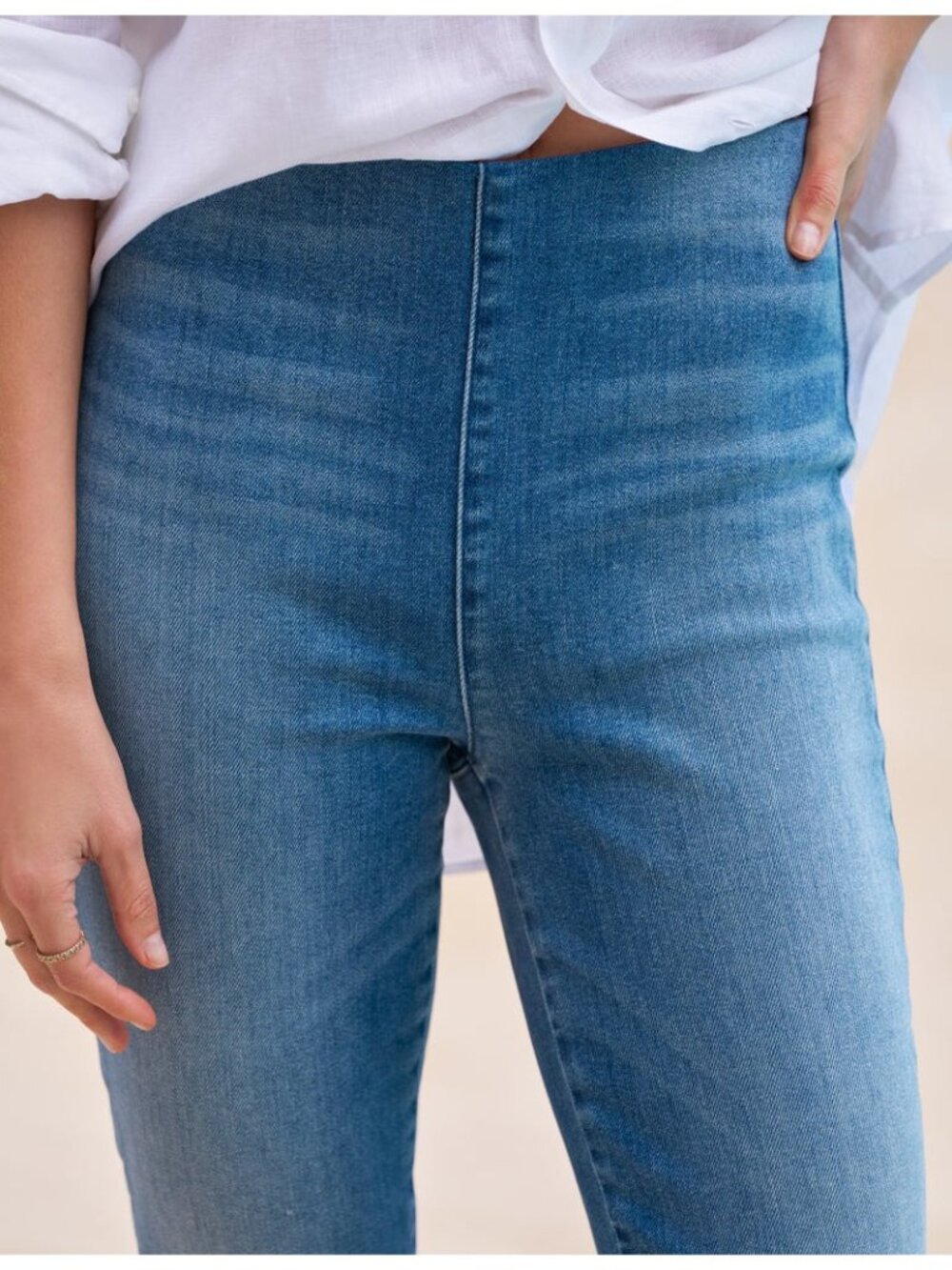 Frank & Eileen DERRY ILLUSION Pull-On Italian Dream™ Denim Jeans size 27 - Picture 3 of 9